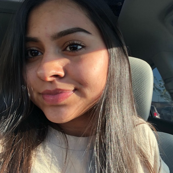 Meet your Posher, Gisselle - Picture 1 of 1